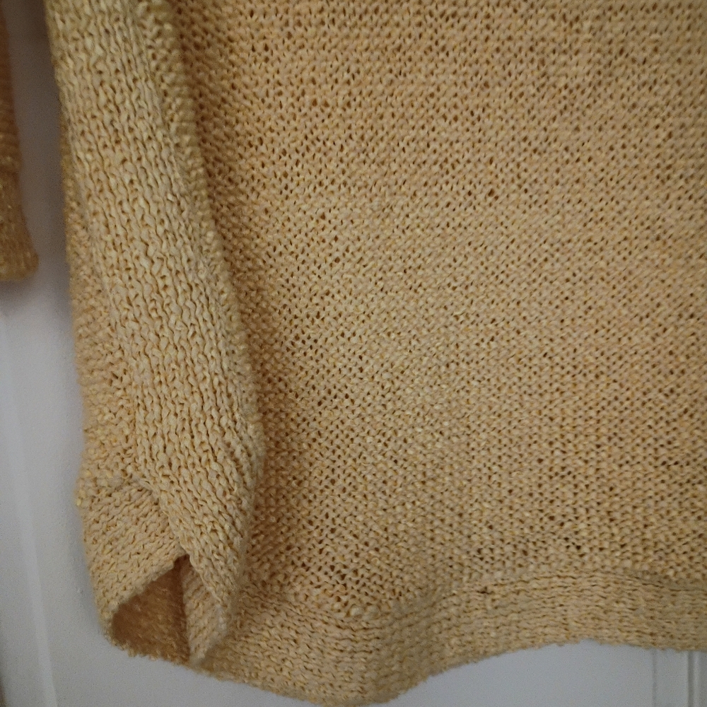 Chicos Women's Yellow Sweater .New No Tag - Picture 3 of 6